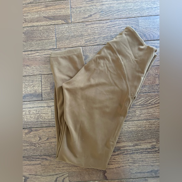 Lululemon legging - Picture 2 of 2